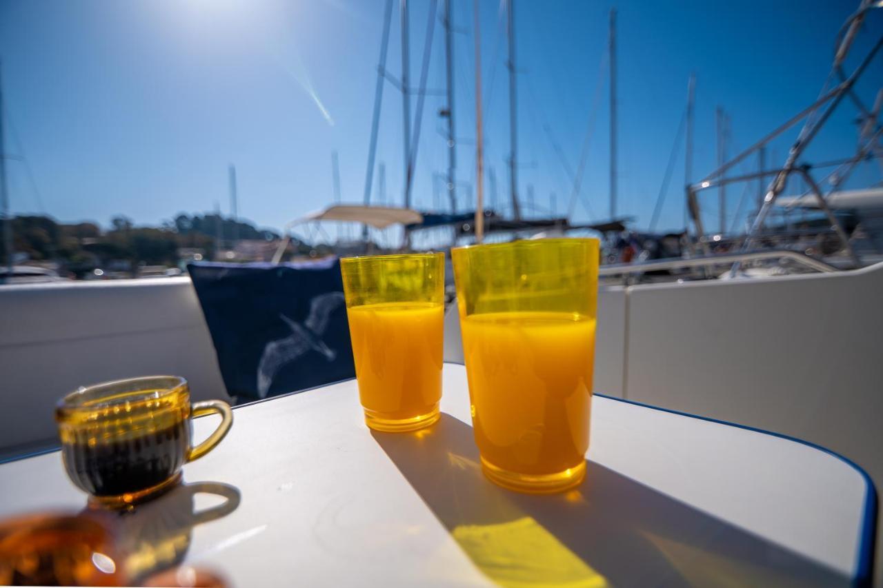 Hebergements Bateaux A Quai Porquerolles Exterior photo